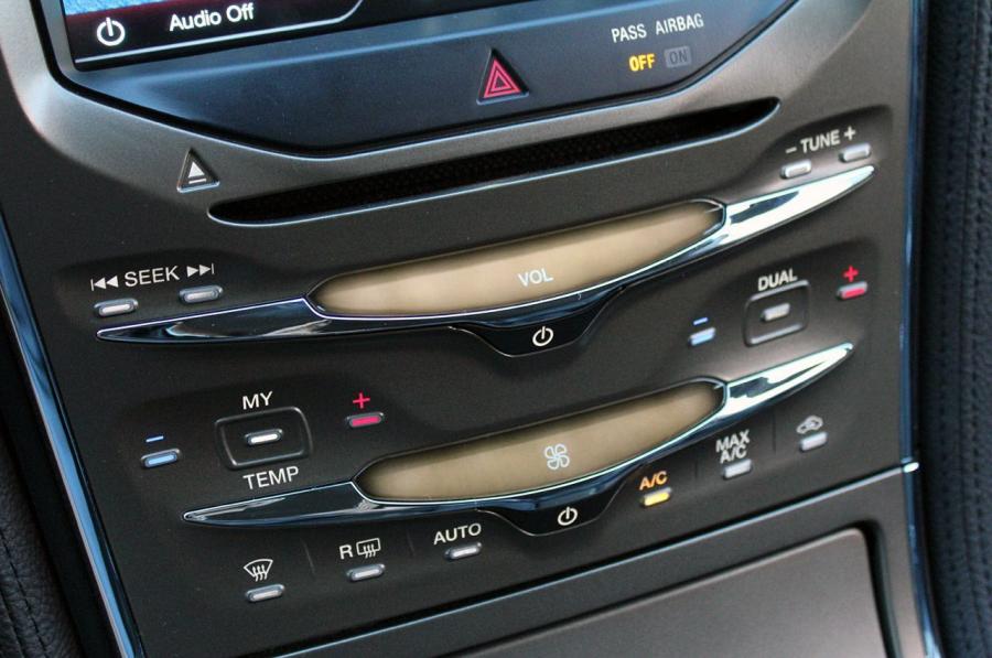  Lincoln MKX 2011 года  (фото 17 из 105)
